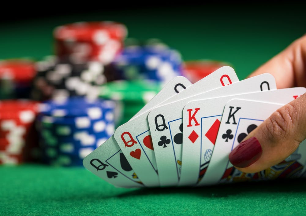 7 Essential tips when playing live Poker